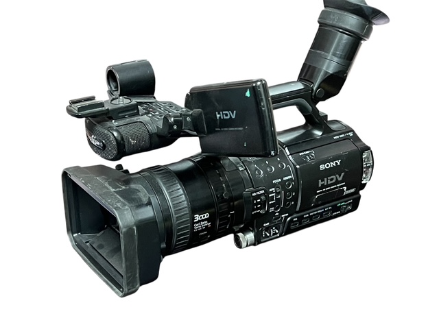 SONY HVR-Z1E CAMCORDER 3CCD MINI DV TAPE HDV HD PROFESSIONAL DIGITAL VIDEO CAM
